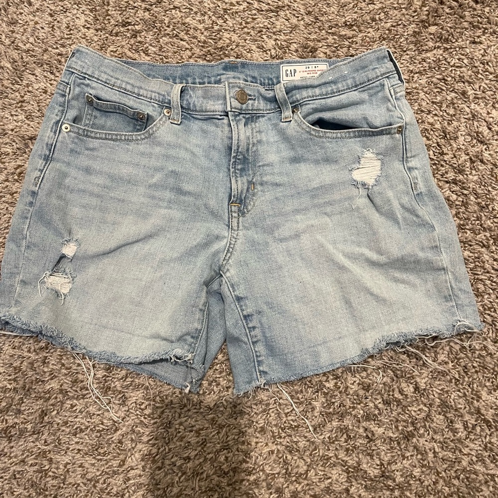 GAP Girlfriend Shorts Midrise